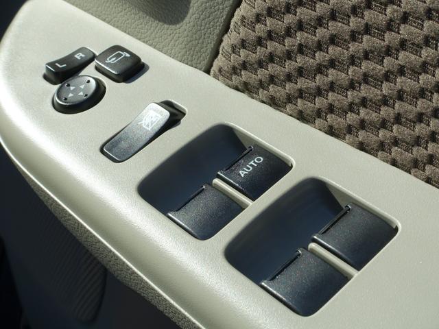 エブリイ ＪＯＩＮ６型　パートタイム４ＷＤ　５ＭＴ　軽量衝撃吸収ボディ　歩行者傷害軽減ボディー・頭部衝撃軽減構造インテリア（前席）・運転席・助手席ＳＲＳエアバッグ・頚部衝撃緩和フロントシート・デュアルカメラブレーキサポート・誤発進抑制機能・車線逸脱警報機能（41枚目）