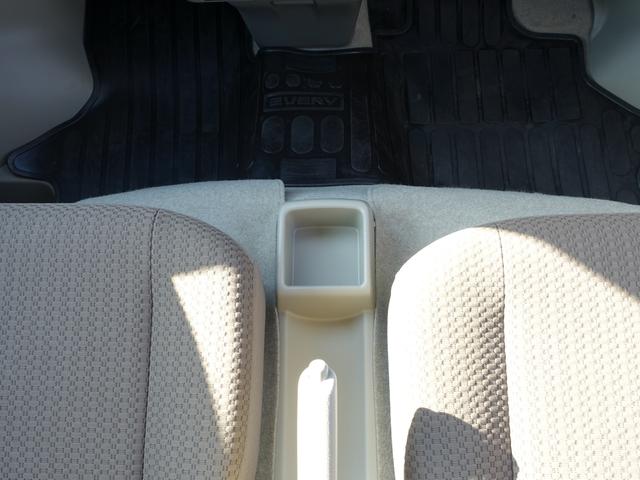 エブリイ ＪＯＩＮ６型　パートタイム４ＷＤ　５ＭＴ　軽量衝撃吸収ボディ　歩行者傷害軽減ボディー・頭部衝撃軽減構造インテリア（前席）・運転席・助手席ＳＲＳエアバッグ・頚部衝撃緩和フロントシート・デュアルカメラブレーキサポート・誤発進抑制機能・車線逸脱警報機能（46枚目）