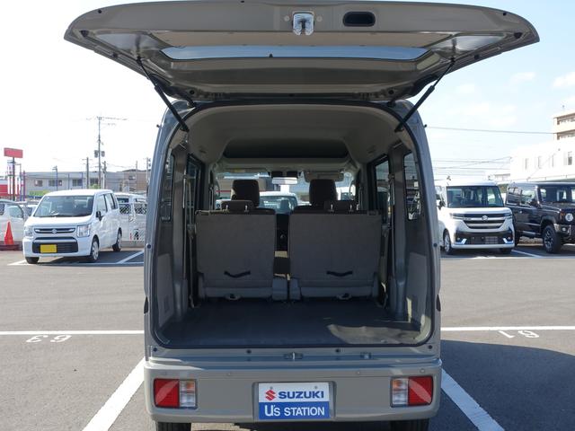 エブリイ ＪＯＩＮ６型　パートタイム４ＷＤ　５ＭＴ　軽量衝撃吸収ボディ　歩行者傷害軽減ボディー・頭部衝撃軽減構造インテリア（前席）・運転席・助手席ＳＲＳエアバッグ・頚部衝撃緩和フロントシート・デュアルカメラブレーキサポート・誤発進抑制機能・車線逸脱警報機能（50枚目）