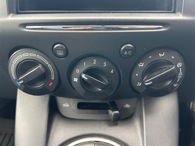 �C���ɍ��킹�Ē����I�ɑ��삷�邱�ƂŁA�ԓ������ł����K�ɕۂĂ܂��B