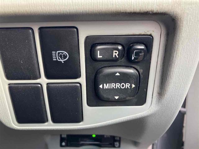 プリウス S LEDエディション ETC ナビ TV アルミホイール LEDヘッドランプ ヘッドライトウォッシャー スマートキー 電動格納ミラー CVT 盗難防止システム 衝突安全ボディ ABS ESC CD エアコン(8枚目)