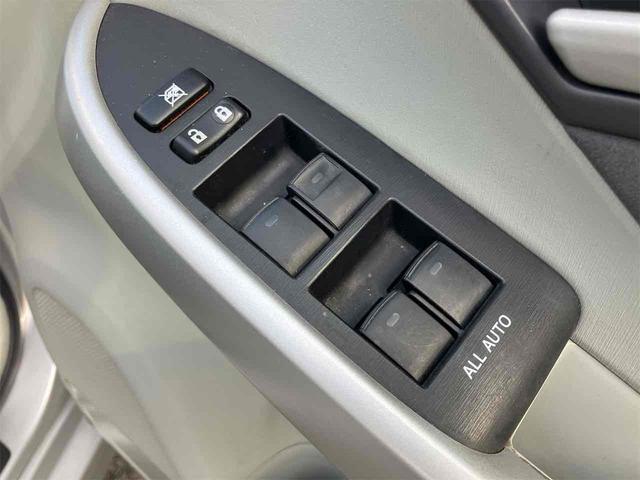 プリウス S LEDエディション ETC ナビ TV アルミホイール LEDヘッドランプ ヘッドライトウォッシャー スマートキー 電動格納ミラー CVT 盗難防止システム 衝突安全ボディ ABS ESC CD エアコン(11枚目)