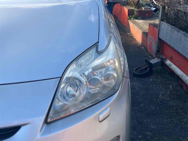 プリウス S LEDエディション ETC ナビ TV アルミホイール LEDヘッドランプ ヘッドライトウォッシャー スマートキー 電動格納ミラー CVT 盗難防止システム 衝突安全ボディ ABS ESC CD エアコン(18枚目)