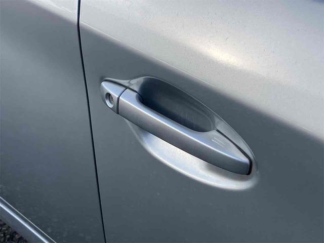 プリウス S LEDエディション ETC ナビ TV アルミホイール LEDヘッドランプ ヘッドライトウォッシャー スマートキー 電動格納ミラー CVT 盗難防止システム 衝突安全ボディ ABS ESC CD エアコン(29枚目)