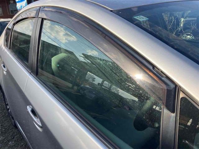 プリウス S LEDエディション ETC ナビ TV アルミホイール LEDヘッドランプ ヘッドライトウォッシャー スマートキー 電動格納ミラー CVT 盗難防止システム 衝突安全ボディ ABS ESC CD エアコン(30枚目)