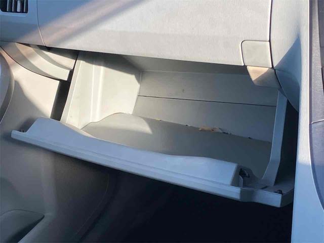 プリウス S LEDエディション ETC ナビ TV アルミホイール LEDヘッドランプ ヘッドライトウォッシャー スマートキー 電動格納ミラー CVT 盗難防止システム 衝突安全ボディ ABS ESC CD エアコン(43枚目)