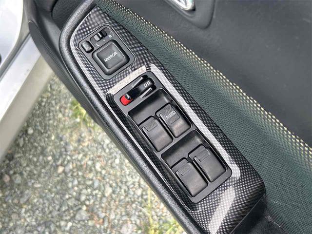 アコード ユーロR ETC ナビ TV アルミホイール HID MT キーレスエントリー CD USB 衝突安全ボディ ABS エアコン パワーステアリング パワーウィンドウ(11枚目)