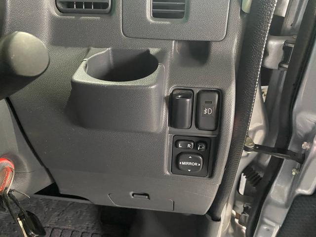 ハイゼットカーゴ クルーズ　フォグランプ　電動格納ミラー　パワーウィンドウ　ＣＤ　ラジオ　シートカバー　分割シート　フルフラットシート　ハイルーフ（18枚目）