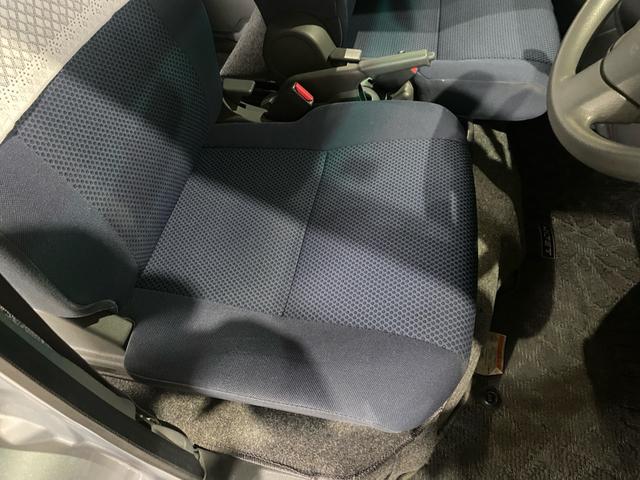 ハイゼットカーゴ クルーズ　フォグランプ　電動格納ミラー　パワーウィンドウ　ＣＤ　ラジオ　シートカバー　分割シート　フルフラットシート　ハイルーフ（20枚目）