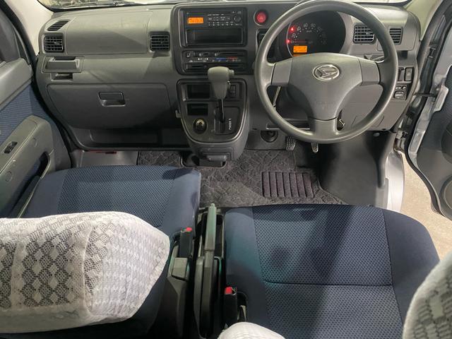 ハイゼットカーゴ クルーズ　フォグランプ　電動格納ミラー　パワーウィンドウ　ＣＤ　ラジオ　シートカバー　分割シート　フルフラットシート　ハイルーフ（25枚目）