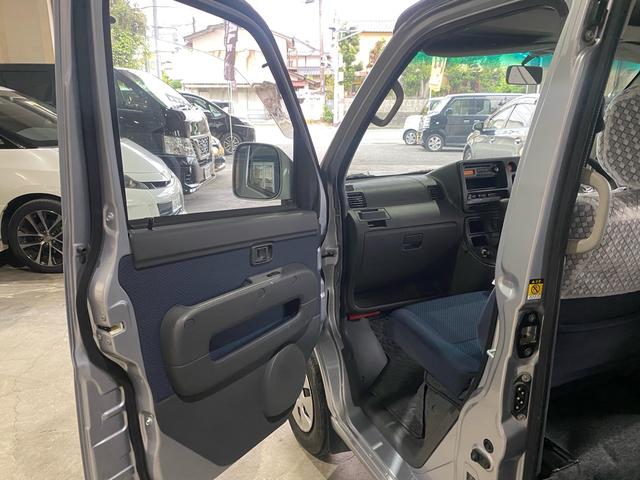 ハイゼットカーゴ クルーズ　フォグランプ　電動格納ミラー　パワーウィンドウ　ＣＤ　ラジオ　シートカバー　分割シート　フルフラットシート　ハイルーフ（28枚目）