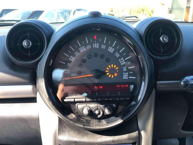 ＭＩＮＩ クーパーＤ　クロスオーバー　オール４　４ＷＤ　バックカメラ　ナビ　アルミホイール　キーレスエントリー　ＡＴ　盗難防止システム　電動リアゲート　ＡＢＳ　エアコン　パワーステアリング　パワーウィンドウ（5枚目）