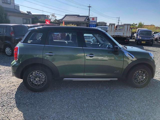 ＭＩＮＩ クーパーＤ　クロスオーバー　オール４　４ＷＤ　バックカメラ　ナビ　アルミホイール　キーレスエントリー　ＡＴ　盗難防止システム　電動リアゲート　ＡＢＳ　エアコン　パワーステアリング　パワーウィンドウ（14枚目）
