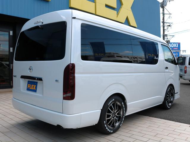 ハイエースワゴン GL ロング シートアレンジvariousヴァリアス 8ナンバーキャンピング 二の字レイアウト フローリング テーブル 前後アルパイン大画面モニター スポイラー デルフ06AW オバフェン LEDテール ローダウン(24枚目)