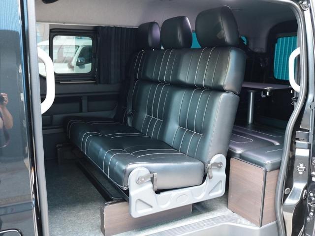 ハイエースワゴン GL ロング シートアレンジニューアス 1400mmセカンドシート フルフラットベッド 床張り テーブル アルパイン大画面ナビ 大画面後席モニター HDMI リアカーテン リアスモーク 前後ドラレコ 天井スピーカー(2枚目)