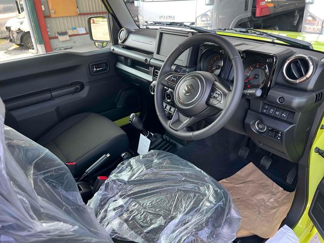 ジムニー ＸＣ　４ＷＤ　クリアランスソナー　オートクルーズコントロール　レーンアシスト　衝突被害軽減システム　オートライト　ＬＥＤヘッドランプ　ヘッドライトウォッシャー　スマートキー　アイドリングストップ（3枚目）