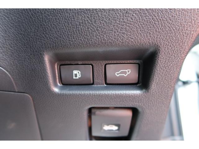 ＵＸ ＵＸ２５０ｈ　バージョンＣ　ＥＴＣ２．０　ナビ　フルセグ　ＣＤ　ＤＶＤ　バックカメラ　ＬＥＤヘッドライト　クルーズコントロール　コーナーセンサー　シートヒーター　キーレ　スプッシュスタート　オートライト　オートエアコン（9枚目）
