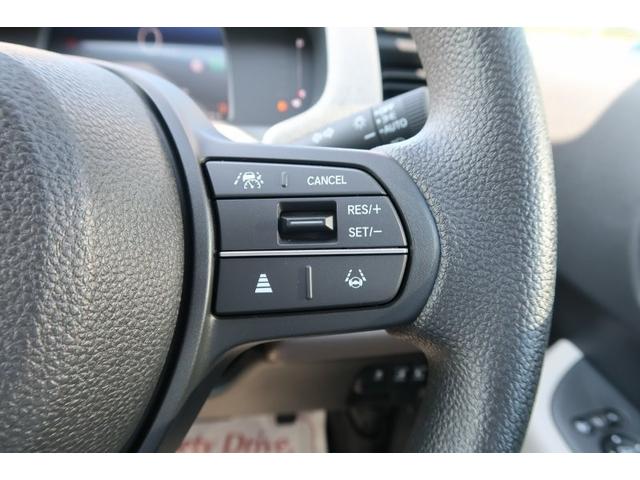 フリード e:HEVエアー バックカメラ LEDヘッドライト 両側電動スライドドア コーナーセンサー スマートキー クルーズコントロール オートライト オートエアコン(9枚目)