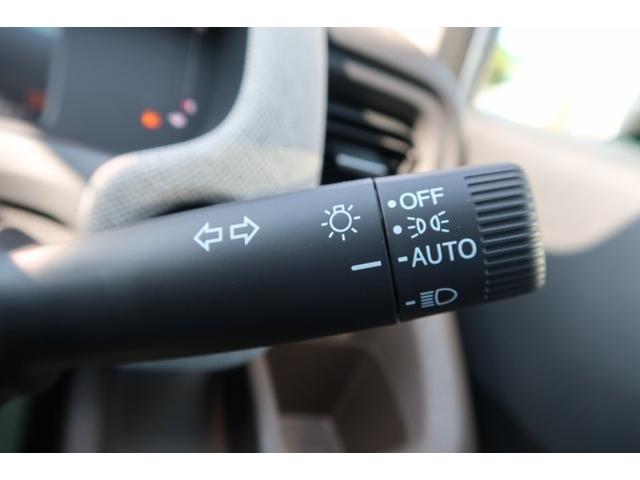 フリード e:HEVエアー バックカメラ LEDヘッドライト 両側電動スライドドア コーナーセンサー スマートキー クルーズコントロール オートライト オートエアコン(10枚目)