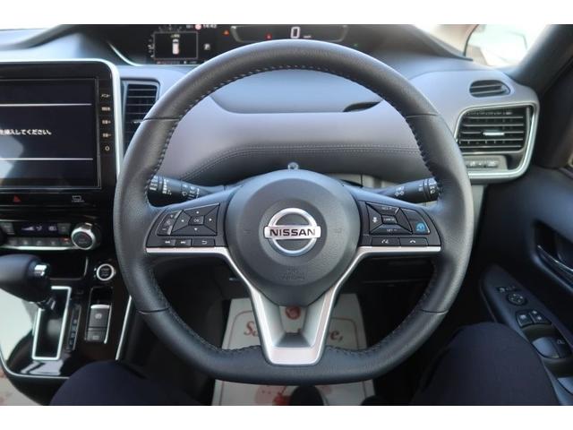 セレナ ハイウェイスターV ETC 10インチナビ フルセグ CD DVD ブルーレイ バックカメラ サイドカメラ フロントカメラ 全方位カメラ LEDヘッドライト コーナーセンサー アイドリングストップ 両側電動スライドドア(6枚目)