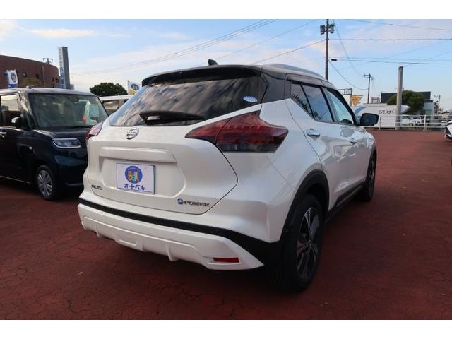 キックス X ツートーンインテリアエディション ETC ナビ フルセグ アラウンドビューモニター LEDヘッドライト コーナーセンサー シートヒーター インテリキー アイドリングストップ オートエアコン(2枚目)