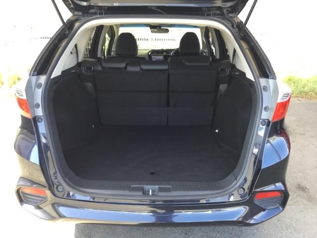 シャトル ハイブリッドＸ　あんしんパッケージ　クルコン　リアカメラ　純正ナビ　フルセグ　ナビ＆ＴＶ　スマ－トキ－　ＤＶＤ再生可能　ＬＥＤヘッドランプ　サイドカーテンエアバック　オートクルーズ　キーレスエントリー　横滑り防止機能（9枚目）