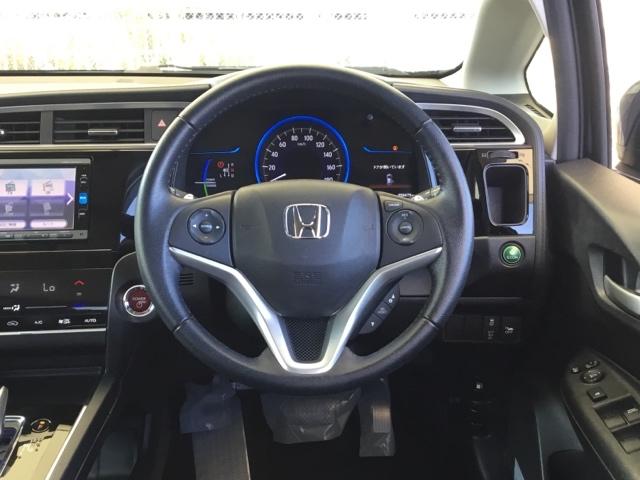 シャトル ハイブリッドＸ　あんしんパッケージ　クルコン　リアカメラ　純正ナビ　フルセグ　ナビ＆ＴＶ　スマ－トキ－　ＤＶＤ再生可能　ＬＥＤヘッドランプ　サイドカーテンエアバック　オートクルーズ　キーレスエントリー　横滑り防止機能（17枚目）