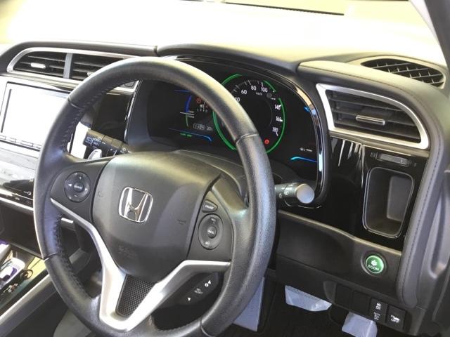 シャトル ハイブリッドＸ　あんしんパッケージ　クルコン　リアカメラ　純正ナビ　フルセグ　ナビ＆ＴＶ　スマ－トキ－　ＤＶＤ再生可能　ＬＥＤヘッドランプ　サイドカーテンエアバック　オートクルーズ　キーレスエントリー　横滑り防止機能（26枚目）