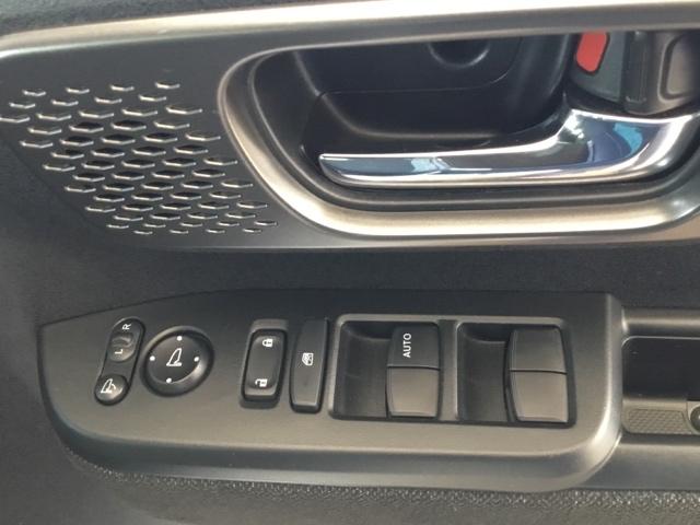 Ｎ－ＢＯＸカスタム ベースグレード　片側電動スライドドア　クルコン　純正ナビ　ＥＴＣ　前後ドラレコ　シートヒーター　ＵＳＢ接続　ＣＭＢＳ　Ｄレコ　ベンチシート　オートエアコン　スマートキ　ＬＥＤ　盗難防止装置　バックカメラ　フルセグＴＶ（11枚目）