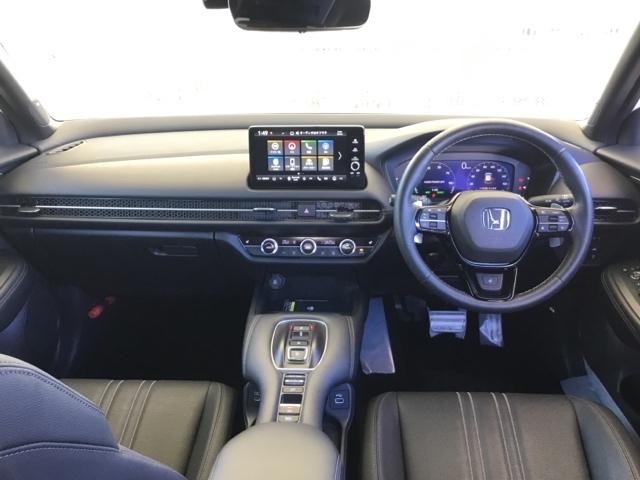 ＺＲ－Ｖ ｅ：ＨＥＶＺ特別仕様車ブラックスタイル　デモカー　全周囲カメラ　純正ナビ　ＥＴＣ２．０　前後ドラレコ　シートヒーター　アラウンドビューモニター　ＬＥＤヘッドランプ　スマ－トキ－　クルコン　ＥＴＣ車載器　電動シート　オートライト　本革シート（2枚目）