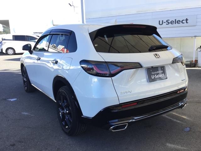 ＺＲ－Ｖ ｅ：ＨＥＶＺ特別仕様車ブラックスタイル　デモカー　全周囲カメラ　純正ナビ　ＥＴＣ２．０　前後ドラレコ　シートヒーター　アラウンドビューモニター　ＬＥＤヘッドランプ　スマ－トキ－　クルコン　ＥＴＣ車載器　電動シート　オートライト　本革シート（7枚目）