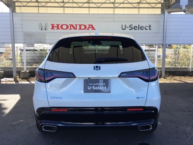 ＺＲ－Ｖ ｅ：ＨＥＶＺ特別仕様車ブラックスタイル　デモカー　全周囲カメラ　純正ナビ　ＥＴＣ２．０　前後ドラレコ　シートヒーター　アラウンドビューモニター　ＬＥＤヘッドランプ　スマ－トキ－　クルコン　ＥＴＣ車載器　電動シート　オートライト　本革シート（8枚目）
