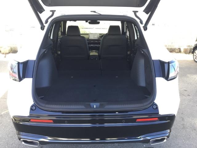 ＺＲ－Ｖ ｅ：ＨＥＶＺ特別仕様車ブラックスタイル　デモカー　全周囲カメラ　純正ナビ　ＥＴＣ２．０　前後ドラレコ　シートヒーター　アラウンドビューモニター　ＬＥＤヘッドランプ　スマ－トキ－　クルコン　ＥＴＣ車載器　電動シート　オートライト　本革シート（10枚目）