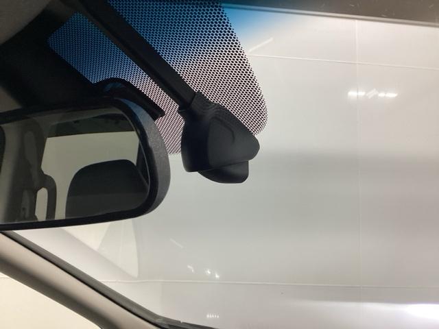 フリード+ハイブリッド ハイブリッド・クロスターホンダセンシング 両側電動スライドドア クルコン バックカメラ 純正ナビ フルセグ ETC シートヒーター 両側電動ドア サイドエアバッグ LEDヘッドライト スマートキー 横滑り防止装置 クルーズコントロール USB(12枚目)