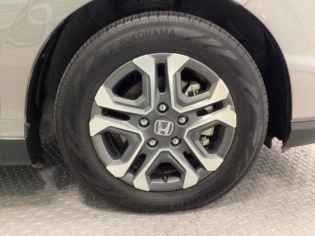 フリード+ハイブリッド ハイブリッド・クロスターホンダセンシング 両側電動スライドドア クルコン バックカメラ 純正ナビ フルセグ ETC シートヒーター 両側電動ドア サイドエアバッグ LEDヘッドライト スマートキー 横滑り防止装置 クルーズコントロール USB(19枚目)