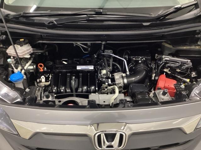 フリード+ハイブリッド ハイブリッド・クロスターホンダセンシング 両側電動スライドドア クルコン バックカメラ 純正ナビ フルセグ ETC シートヒーター 両側電動ドア サイドエアバッグ LEDヘッドライト スマートキー 横滑り防止装置 クルーズコントロール USB(21枚目)