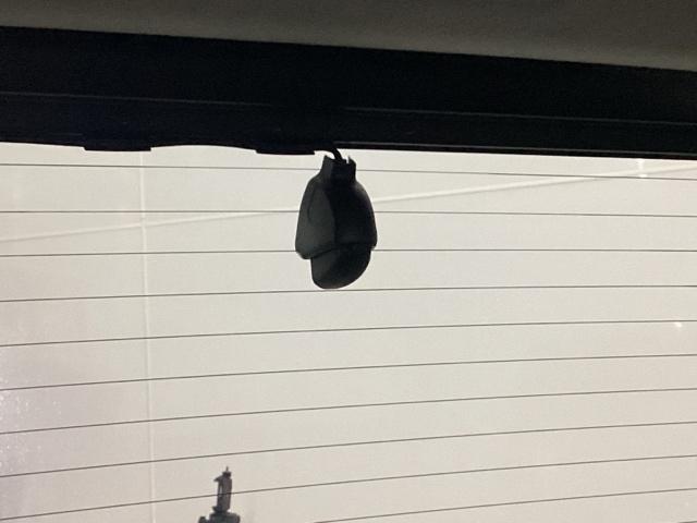 フリード+ハイブリッド ハイブリッド・クロスターホンダセンシング 両側電動スライドドア クルコン バックカメラ 純正ナビ フルセグ ETC シートヒーター 両側電動ドア サイドエアバッグ LEDヘッドライト スマートキー 横滑り防止装置 クルーズコントロール USB(27枚目)