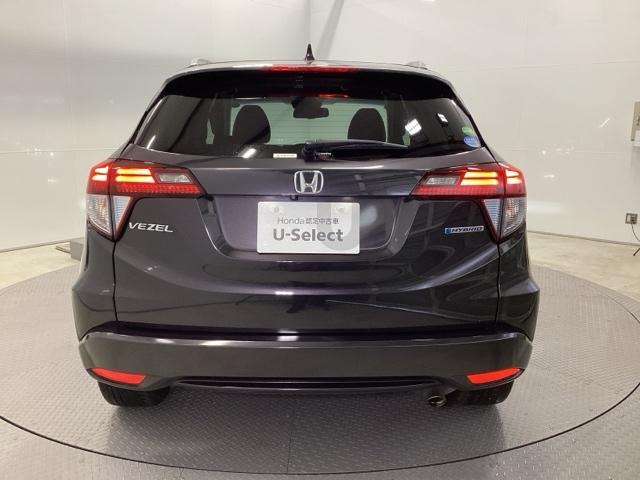 ヴェゼル ハイブリッドＺ・ホンダセンシング　クルコン　フロントカメラ　純正ナビ　ＥＴＣ　パドルシフト　レーダーサポート　ＤＶＤ再生機能　横滑り防止システム　バックアイカメラ　盗難防止装置　フルセ　シートヒーター付　スマ－トキ－　ＥＣＯモード（9枚目）