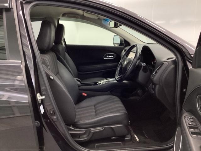 ヴェゼル ハイブリッドＺ・ホンダセンシング　クルコン　フロントカメラ　純正ナビ　ＥＴＣ　パドルシフト　レーダーサポート　ＤＶＤ再生機能　横滑り防止システム　バックアイカメラ　盗難防止装置　フルセ　シートヒーター付　スマ－トキ－　ＥＣＯモード（16枚目）