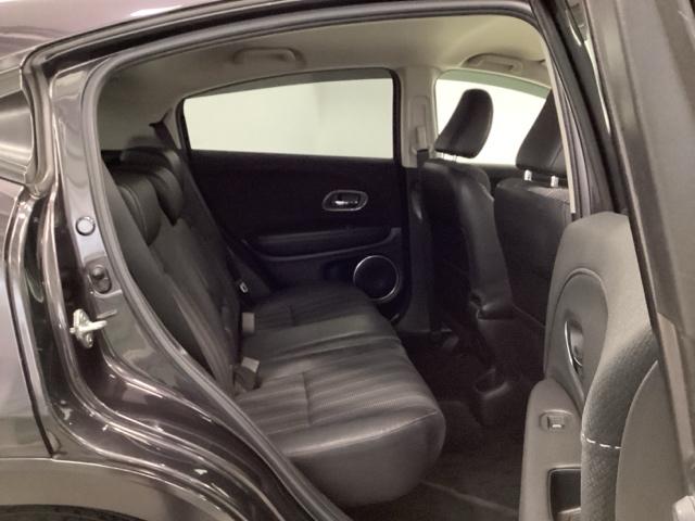 ヴェゼル ハイブリッドＺ・ホンダセンシング　クルコン　フロントカメラ　純正ナビ　ＥＴＣ　パドルシフト　レーダーサポート　ＤＶＤ再生機能　横滑り防止システム　バックアイカメラ　盗難防止装置　フルセ　シートヒーター付　スマ－トキ－　ＥＣＯモード（17枚目）