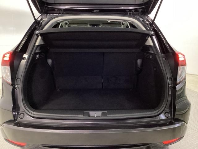 ヴェゼル ハイブリッドＺ・ホンダセンシング　クルコン　フロントカメラ　純正ナビ　ＥＴＣ　パドルシフト　レーダーサポート　ＤＶＤ再生機能　横滑り防止システム　バックアイカメラ　盗難防止装置　フルセ　シートヒーター付　スマ－トキ－　ＥＣＯモード（22枚目）