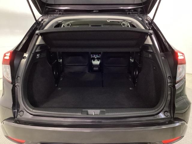 ヴェゼル ハイブリッドＺ・ホンダセンシング　クルコン　フロントカメラ　純正ナビ　ＥＴＣ　パドルシフト　レーダーサポート　ＤＶＤ再生機能　横滑り防止システム　バックアイカメラ　盗難防止装置　フルセ　シートヒーター付　スマ－トキ－　ＥＣＯモード（23枚目）