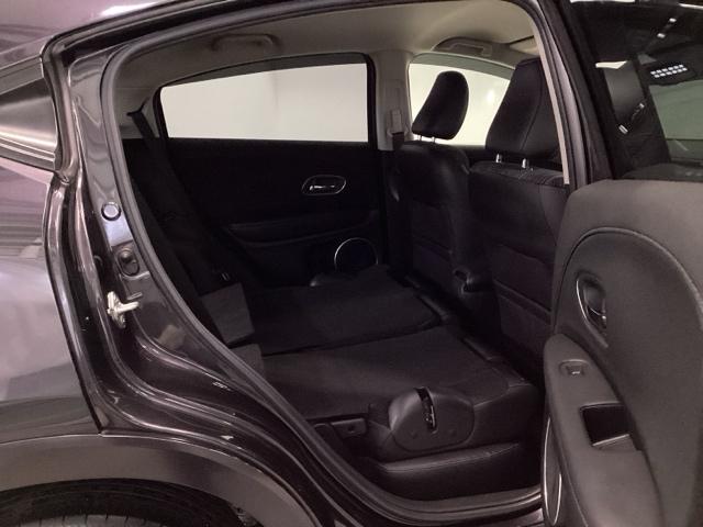 ヴェゼル ハイブリッドＺ・ホンダセンシング　クルコン　フロントカメラ　純正ナビ　ＥＴＣ　パドルシフト　レーダーサポート　ＤＶＤ再生機能　横滑り防止システム　バックアイカメラ　盗難防止装置　フルセ　シートヒーター付　スマ－トキ－　ＥＣＯモード（24枚目）