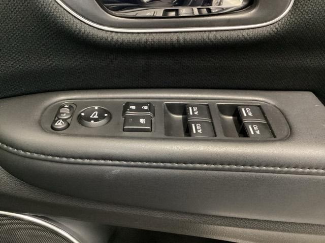 ヴェゼル ハイブリッドＺ・ホンダセンシング　クルコン　フロントカメラ　純正ナビ　ＥＴＣ　パドルシフト　レーダーサポート　ＤＶＤ再生機能　横滑り防止システム　バックアイカメラ　盗難防止装置　フルセ　シートヒーター付　スマ－トキ－　ＥＣＯモード（31枚目）