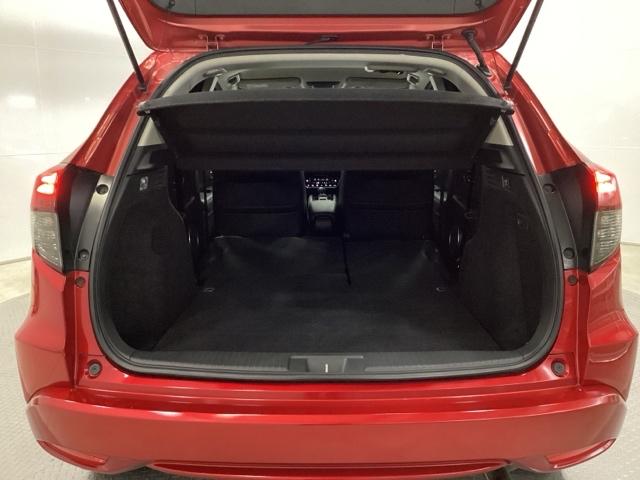 ヴェゼル ハイブリッドＺ・ホンダセンシング　ドラレコ　純正ナビ　ＥＴＣ　シートヒーター　ＶＤＣ　レーダーブレーキ　リアカメラ　フルセ　セキュリティアラーム　ＤＶＤ再生可　オートクルーズ　シ－トヒ－タ－　パワーウィンド　スマ－トキ－　ＵＳＢポート（22枚目）