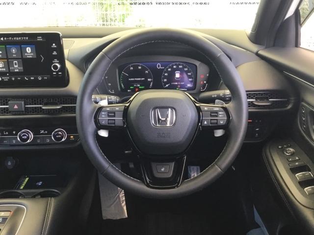 ＺＲ－Ｖ ｅ：ＨＥＶＺ特別仕様車ブラックスタイル　デモカー　全周囲カメラ　ＥＴＣ２．０　サイドカーテンエアバック　マルチカメラ　ＬＥＤライト　オートライト　本革シート　パワーバックドア　スマートキー　パワーシート　ＶＳＡ　オートクルーズコントロール（15枚目）