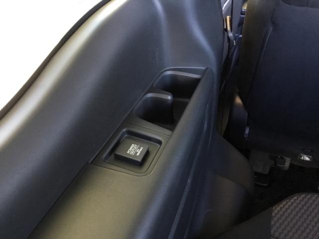 ステップワゴンスパーダ スパーダホンダセンシング クルコン バックカメラ わくわくゲート 純正ナビ 後席モニター 盗難防止 助手席エアバッグ Wパワスラ リアオートエアコン 地デジ サイドエアバッグ LEDライト 横滑り防止システム オートエアコン(12枚目)