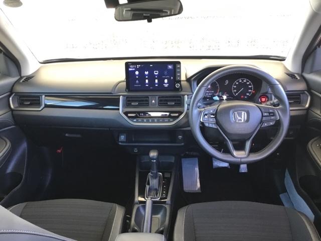 ＷＲ－Ｖ Ｚ＋　デモカー　クルコン　純正ナビ　フルセグ　ＥＴＣ　前後ドラレコ　クリソナ　追突軽減ブレーキ　サイドエアバッグ　ＵＳＢ　盗難防止システム　運転席エアバッグ　Ｂカメラ　横滑り防止　ドライブレコーダー　ＡＢＳ（2枚目）