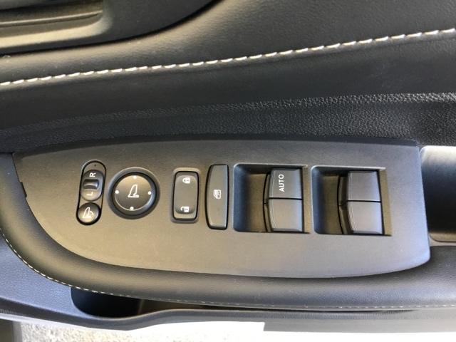 ＷＲ－Ｖ Ｚ＋　デモカー　クルコン　純正ナビ　フルセグ　ＥＴＣ　前後ドラレコ　クリソナ　追突軽減ブレーキ　サイドエアバッグ　ＵＳＢ　盗難防止システム　運転席エアバッグ　Ｂカメラ　横滑り防止　ドライブレコーダー　ＡＢＳ（11枚目）