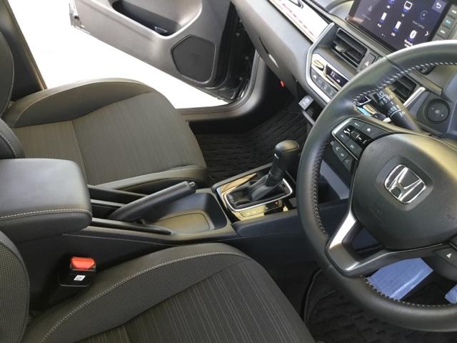 ＷＲ－Ｖ Ｚ＋　デモカー　クルコン　純正ナビ　フルセグ　ＥＴＣ　前後ドラレコ　クリソナ　追突軽減ブレーキ　サイドエアバッグ　ＵＳＢ　盗難防止システム　運転席エアバッグ　Ｂカメラ　横滑り防止　ドライブレコーダー　ＡＢＳ（21枚目）